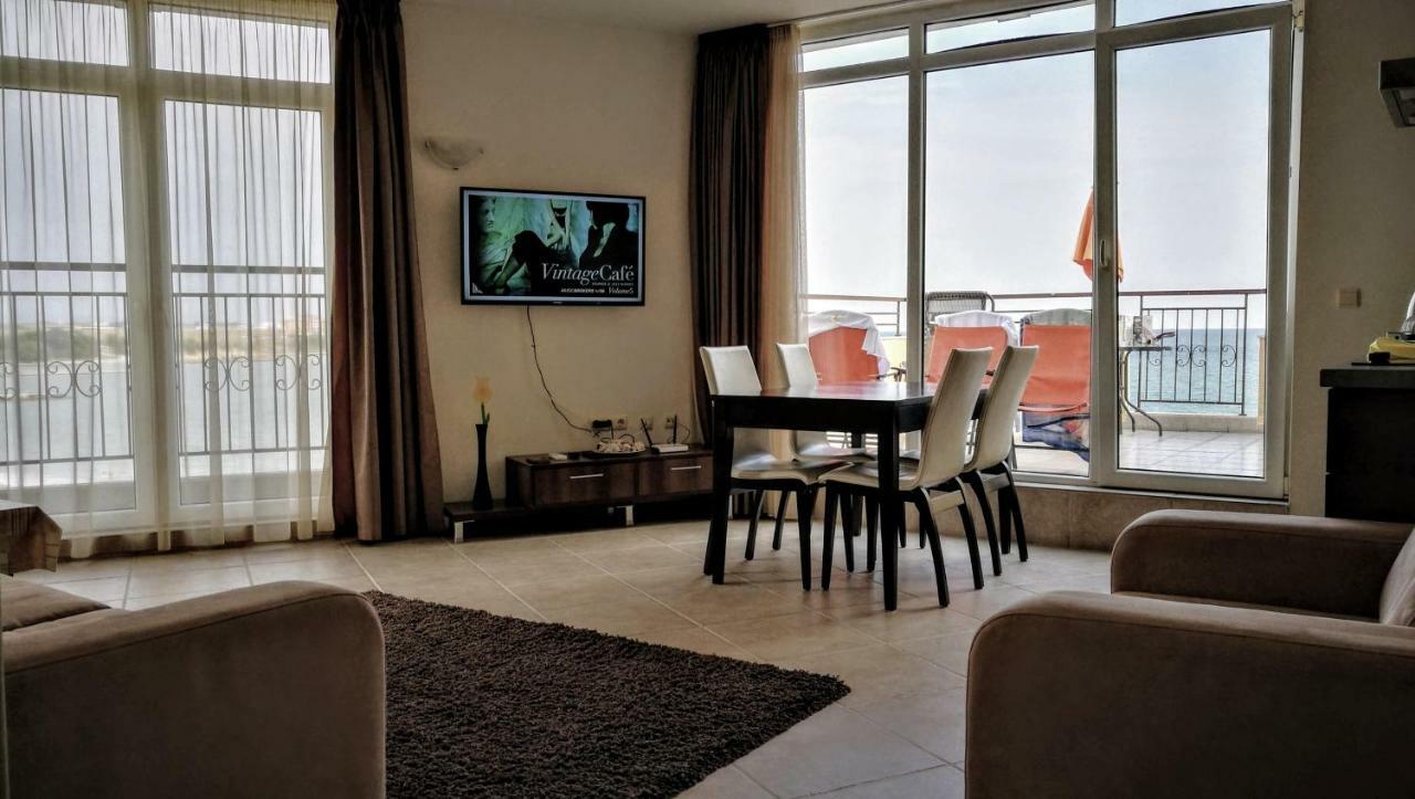 Akb Apartment Sea View Aheloy Buitenkant foto