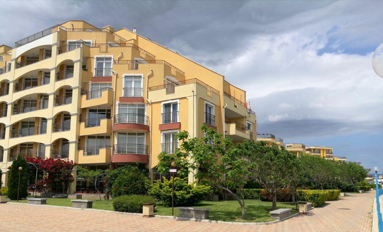 Akb Apartment Sea View Aheloy Buitenkant foto